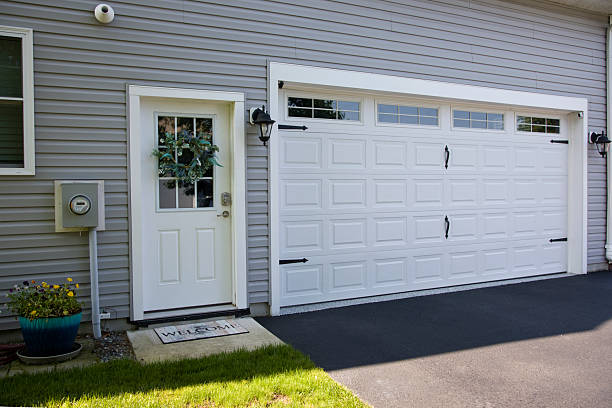 24/7 Emergency Garage Door Panel Replacement experts in Thompson Falls, MT